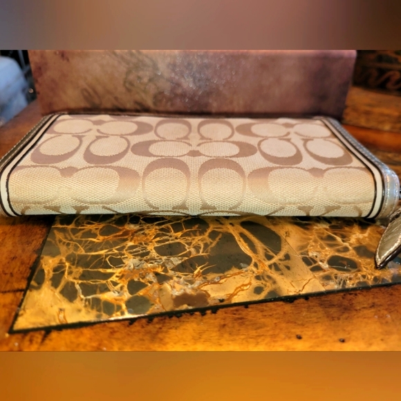 Coach long zippy wallet - Picture 3 of 10